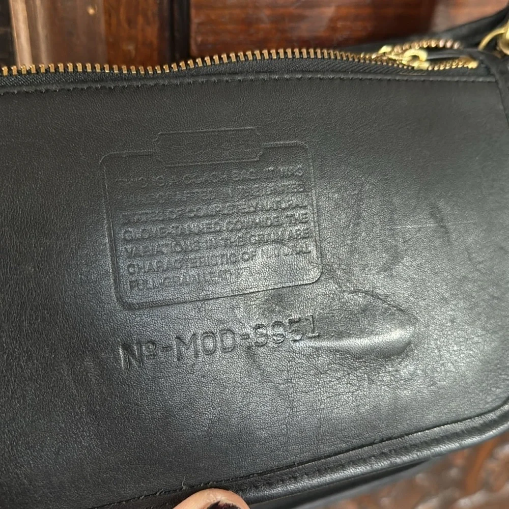 COACH purse Leather and Brass Flap Top Shoulder Bag vintage 1990s Patricia - Picture 8 of 10